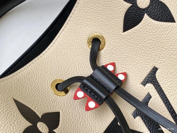 WIS VUITTON NÉONOÉ LOUIS 0217